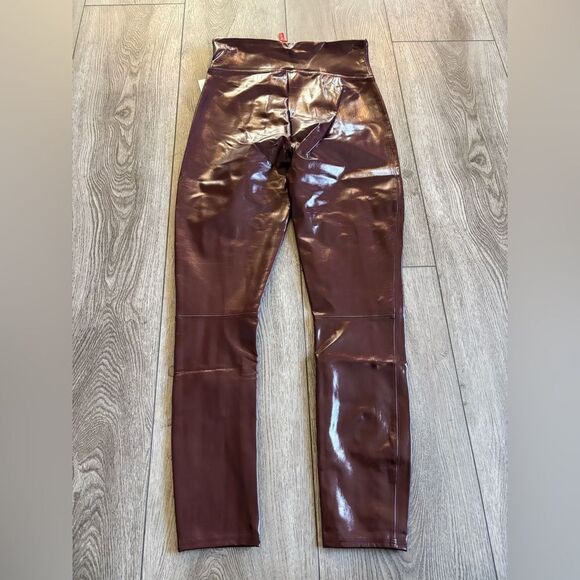 Spanx woman’s faux leather ruby color very beautiful - Picture 2 of 7